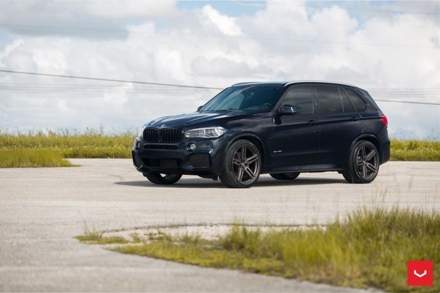  BMW X5 xDrive35i on Vossen Wheels (HF-1) 2018 года  (фото 1 из 36)